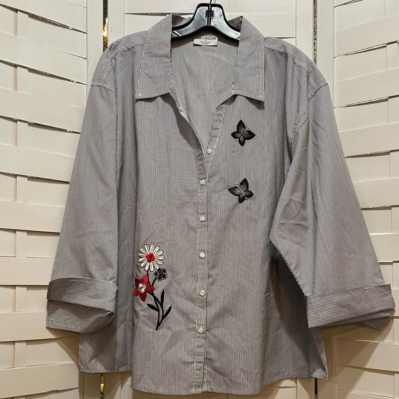 isaac’s designs Tops - Isaac’s Designs Boutique Blouse